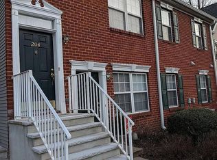 204 Lansdowne Ct, Pennington, NJ 08534