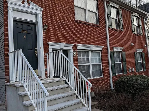 204 Lansdowne Ct, Pennington, NJ 08534