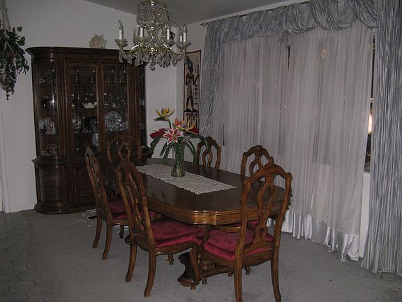 4th image of 651 NE 176th St