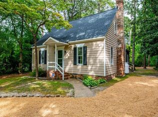 12233 Robertson St, Chester, VA 23831