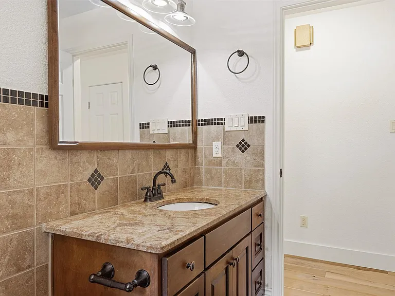 6802 Villita Avenida St — Photo 20