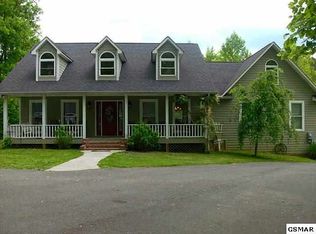 812 Maple Hill Way, Gatlinburg, TN 37738