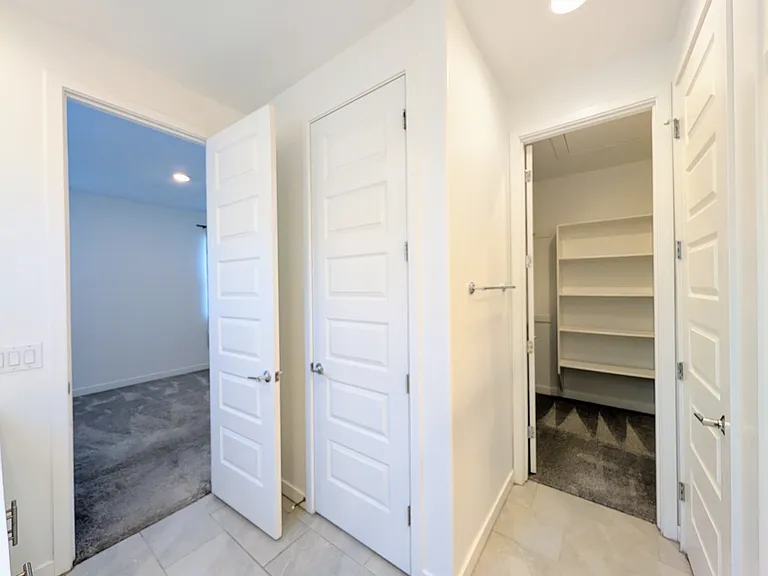 9509 W Sells Dr — Photo 12