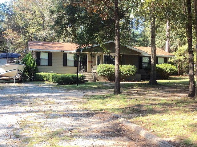 2nd image of 663 Lakeshore Dr