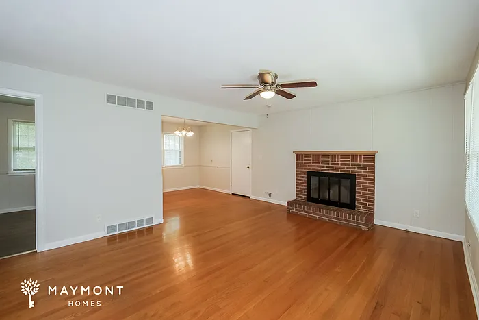 3 bed, 2.0 bath, 1074 sqft, $1,745 — Photo 4