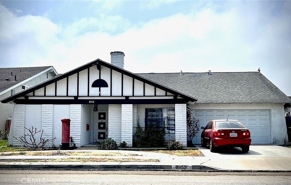 1st image of 8952 Pinehurst Cir
