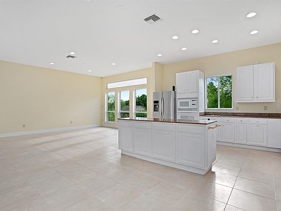 4th image of 8012 Palm Lake Dr