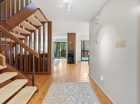4100 Five Oaks Dr Unit 6, Durham, NC 27707