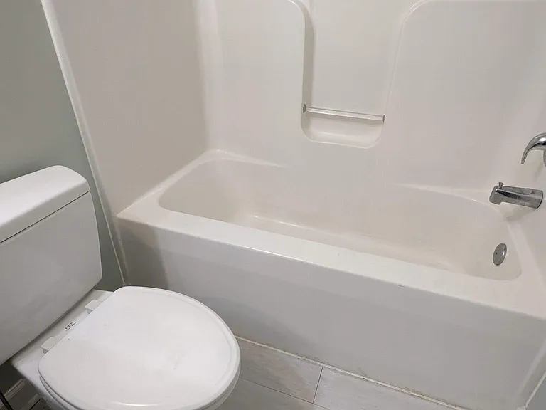 829 Gallows Ct — Photo 18