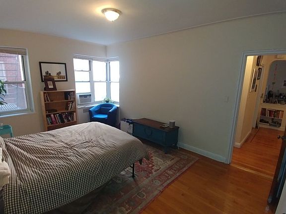 3rd image of 6911 Yellowstone Blvd APT B26