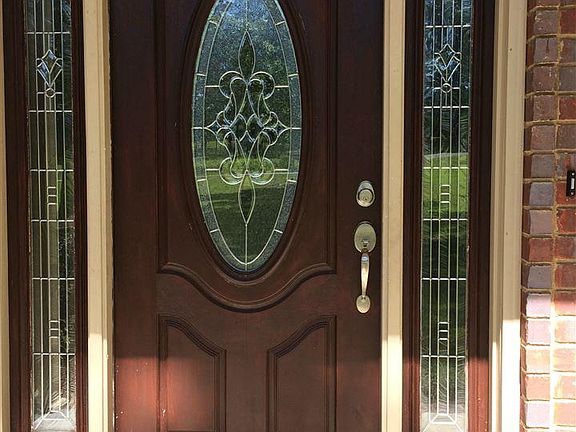 4th image of 10 Riverview Dr