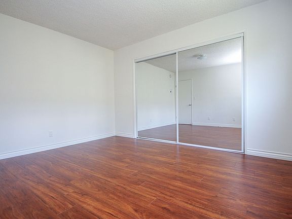 2nd image of 519 N Hayworth Ave #3