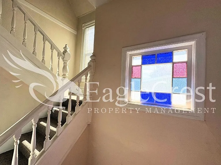 532 Washington St — Photo 5