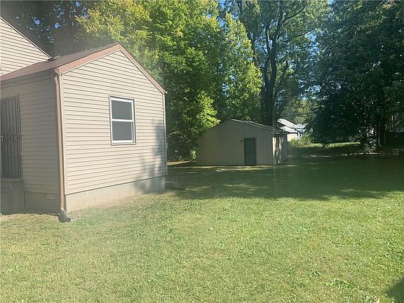 2nd image of 3643 Hillside Ave