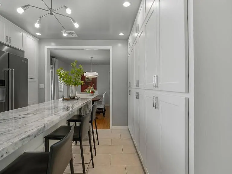 2030 N Altadena Dr — Photo 16