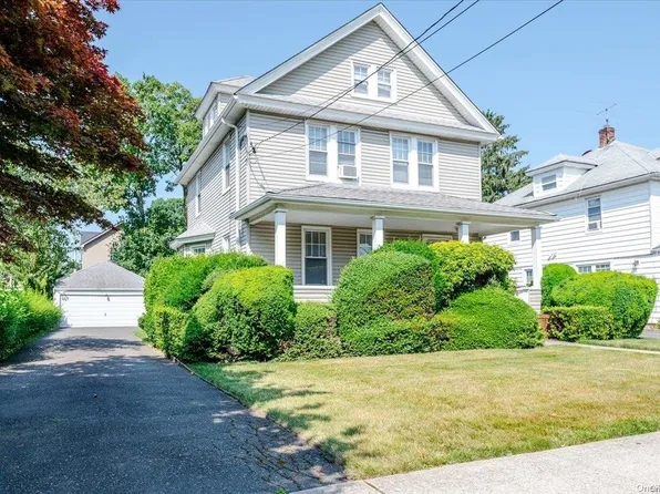 227 Horton Highway, Mineola, NY 11501