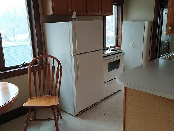 5th image of 1443 Parkview Dr #2