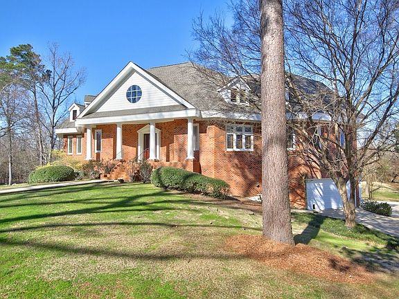 4th image of 516 Rosewood Dr