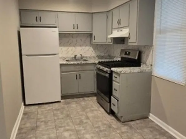 1717 Pershing St, Camden City, NJ 08104