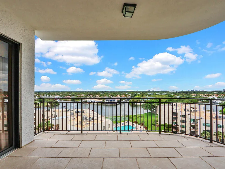 370 Golfview Rd #901 — Photo 33