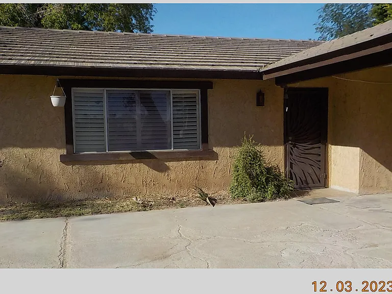 8762 S 47th Ave — Photo 1