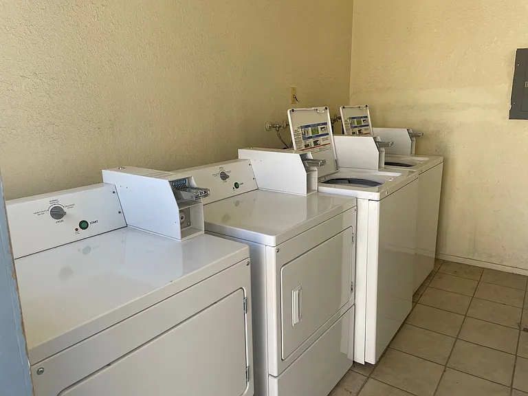 2101 Holly Ave #6 — Photo 15