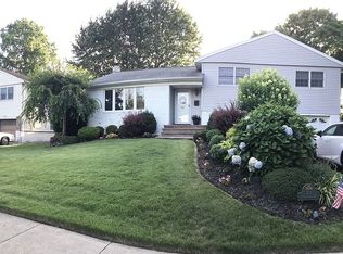 23 Agatha Dr, Plainview, NY 11803