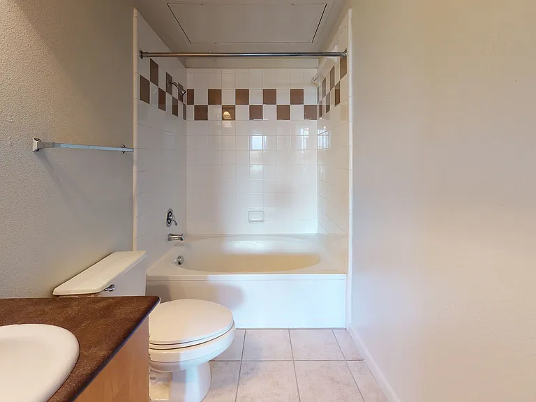 Residences at the Domain — Photo 55