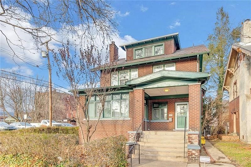 1st image of 901 Ross Ave