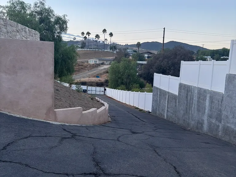 25560 Bundy Canyon Rd — Photo 31