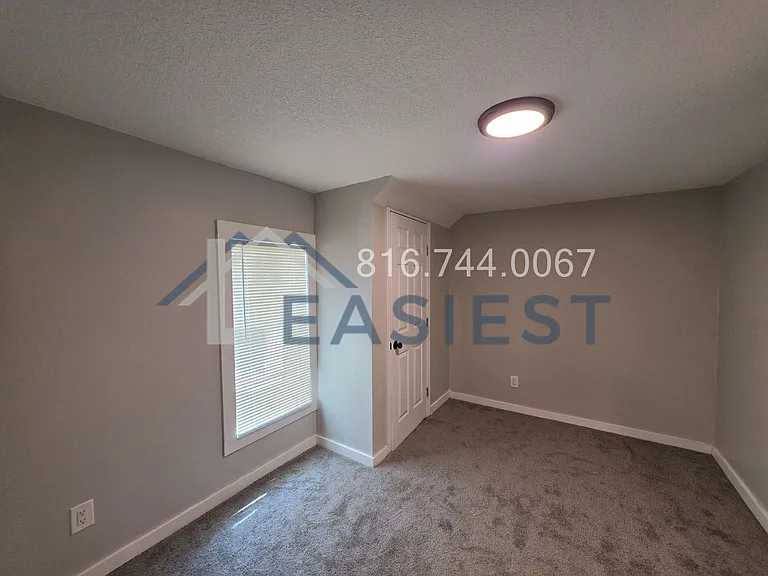 1209 College Ave — Photo 14