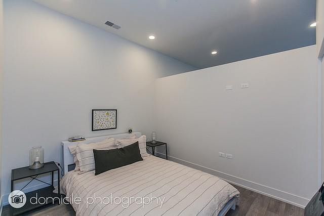 1st image of 840 N Larrabee St