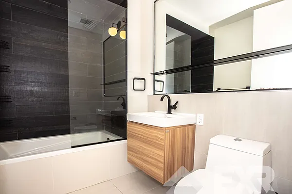 Rented by EXR | media 51