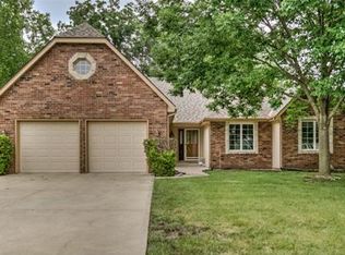 6327 Ridgeway Ave, Kansas City, MO 64133