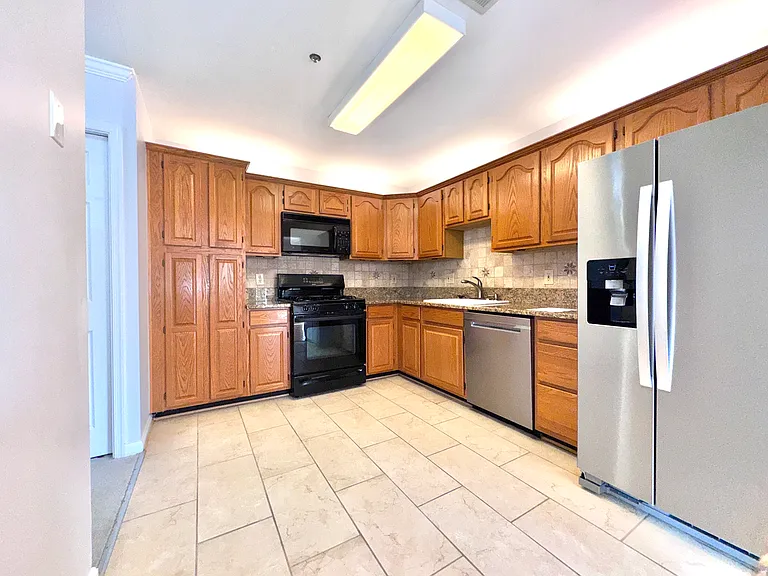 11810 Rockaway Ln #30 — Photo 9
