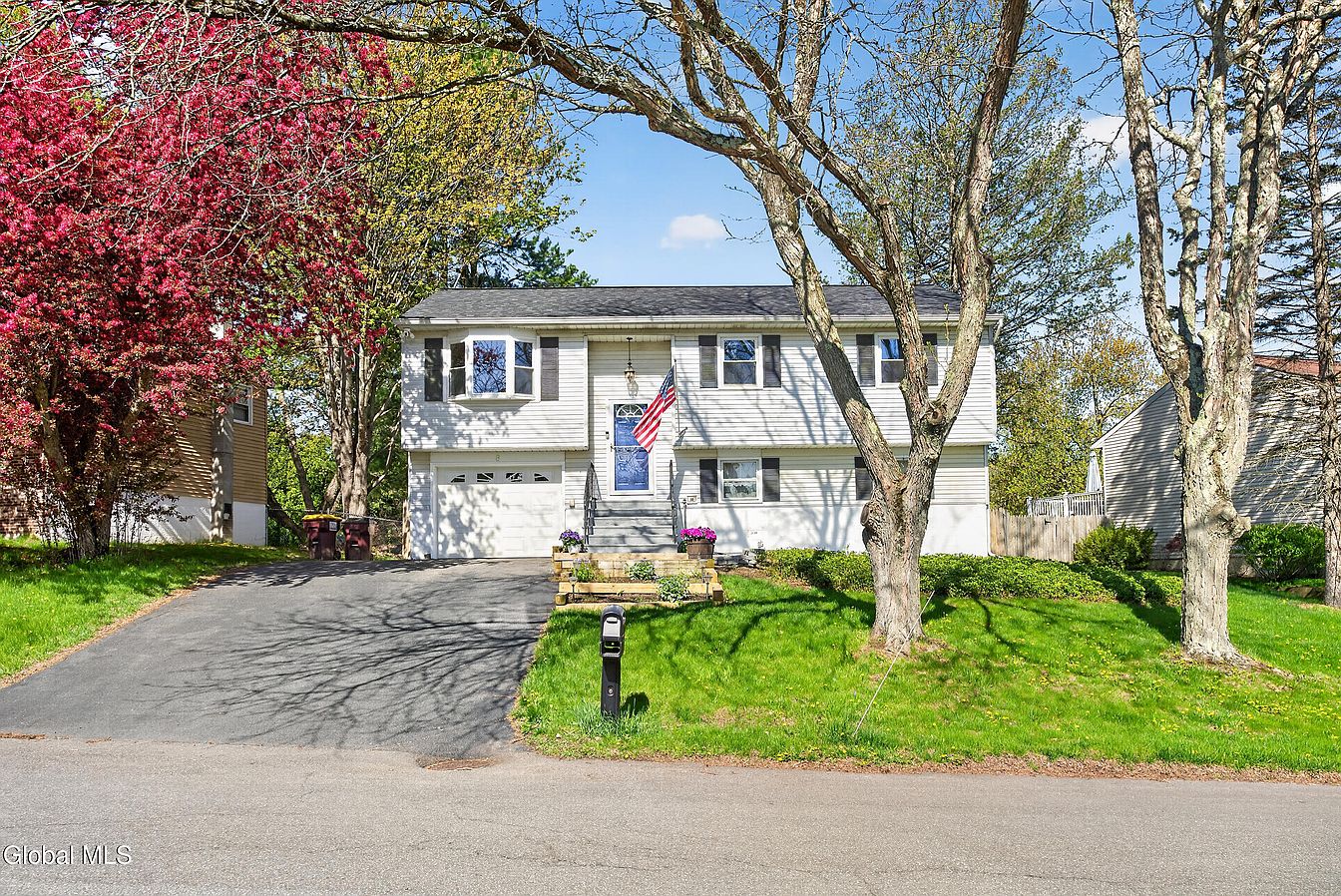 1st image of 8 Daniel Street