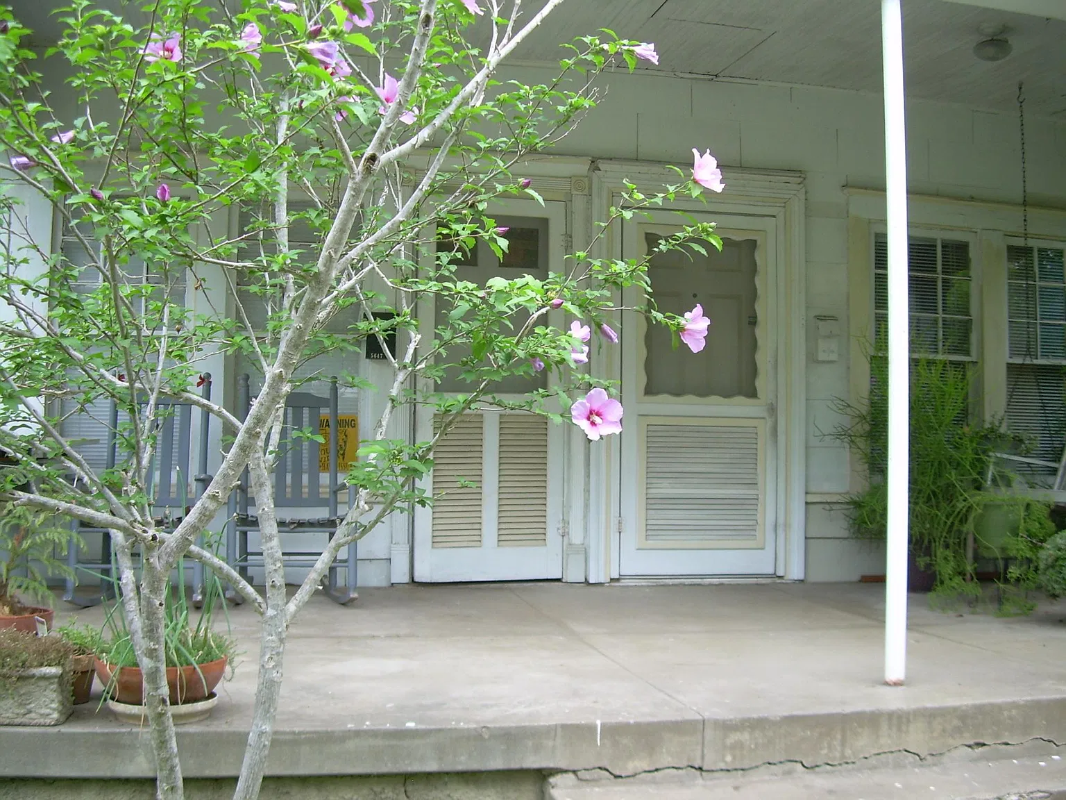 5647 E Side Ave — Photo 2