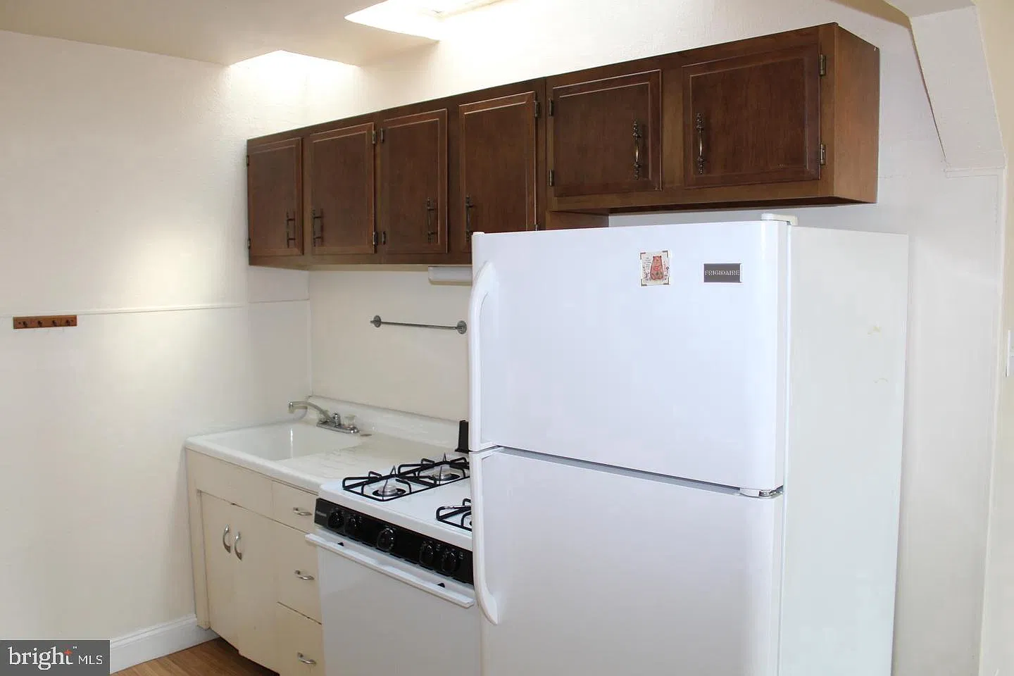 Studio, 1.0 bath, 400 sqft, $900 — Photo 4