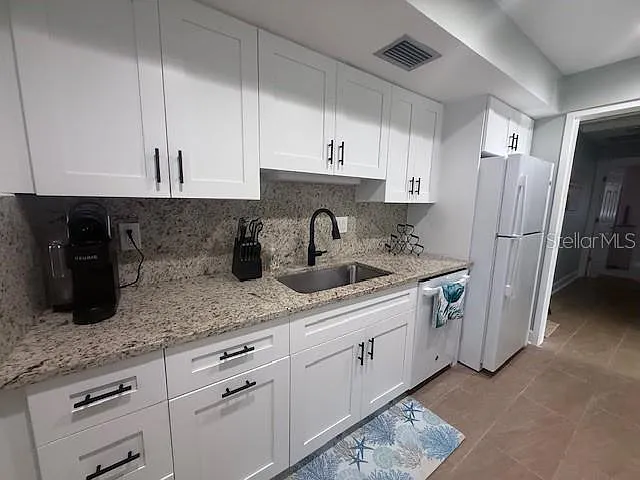 2 bed, 2.0 bath, 1264 sqft, $7,500 — Photo 4