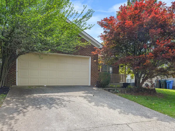 1024 Crimson Creek Dr, Lexington, KY 40509