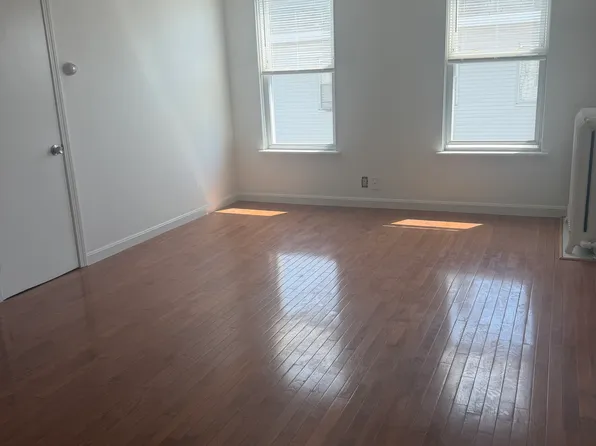 (undisclosed Address), Taunton, MA 02780
