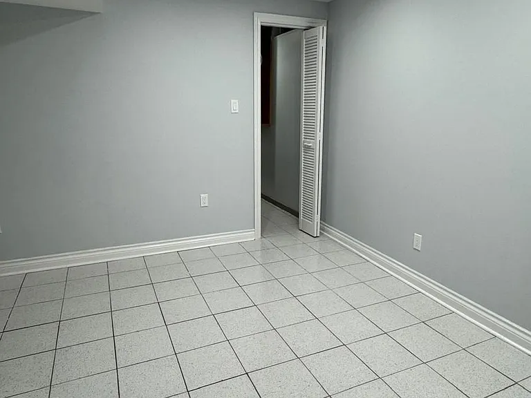 492 Raymerville Dr #BASEMENT — Photo 9