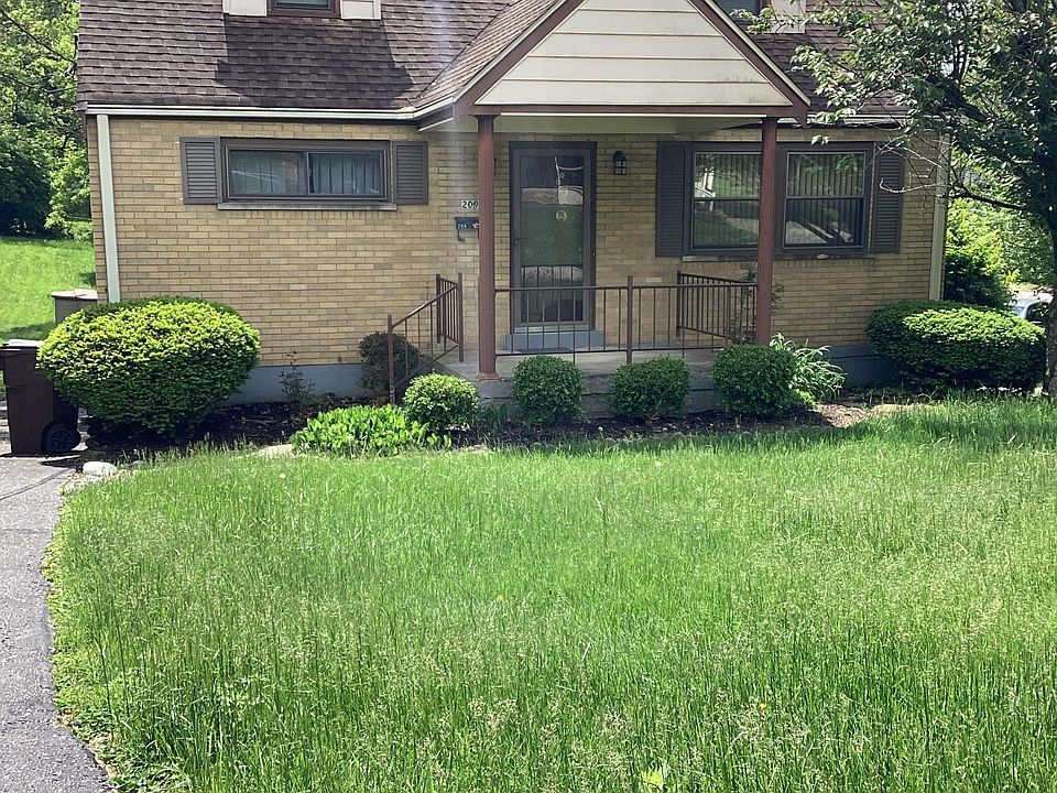 1st image of 209 Center St