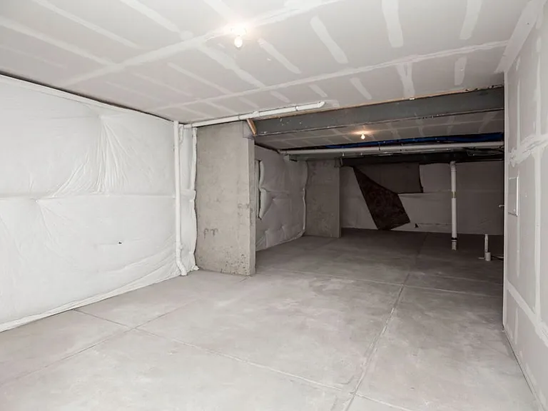 2121 Cutting Horse Dr — Photo 36