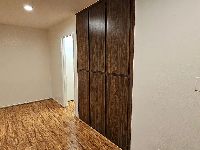 7139 Hazeltine Ave — Photo 5