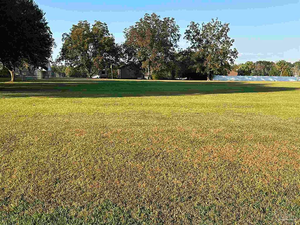 2nd image of 586 Pinebrook Cir