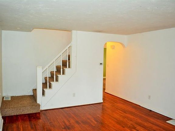 2nd image of 6837 Esther Ln