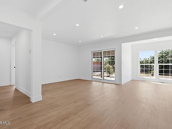 3rd image of 9841 Stanwin Ave