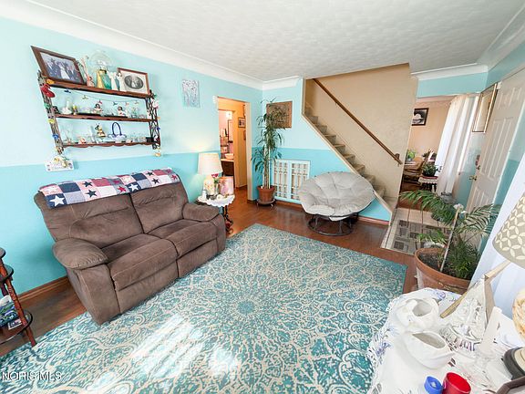 3rd image of 408 Dillrose Dr