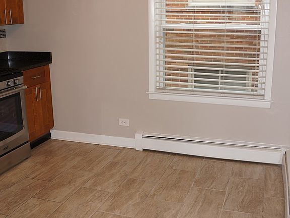 4th image of 117 E Grove St APT 3